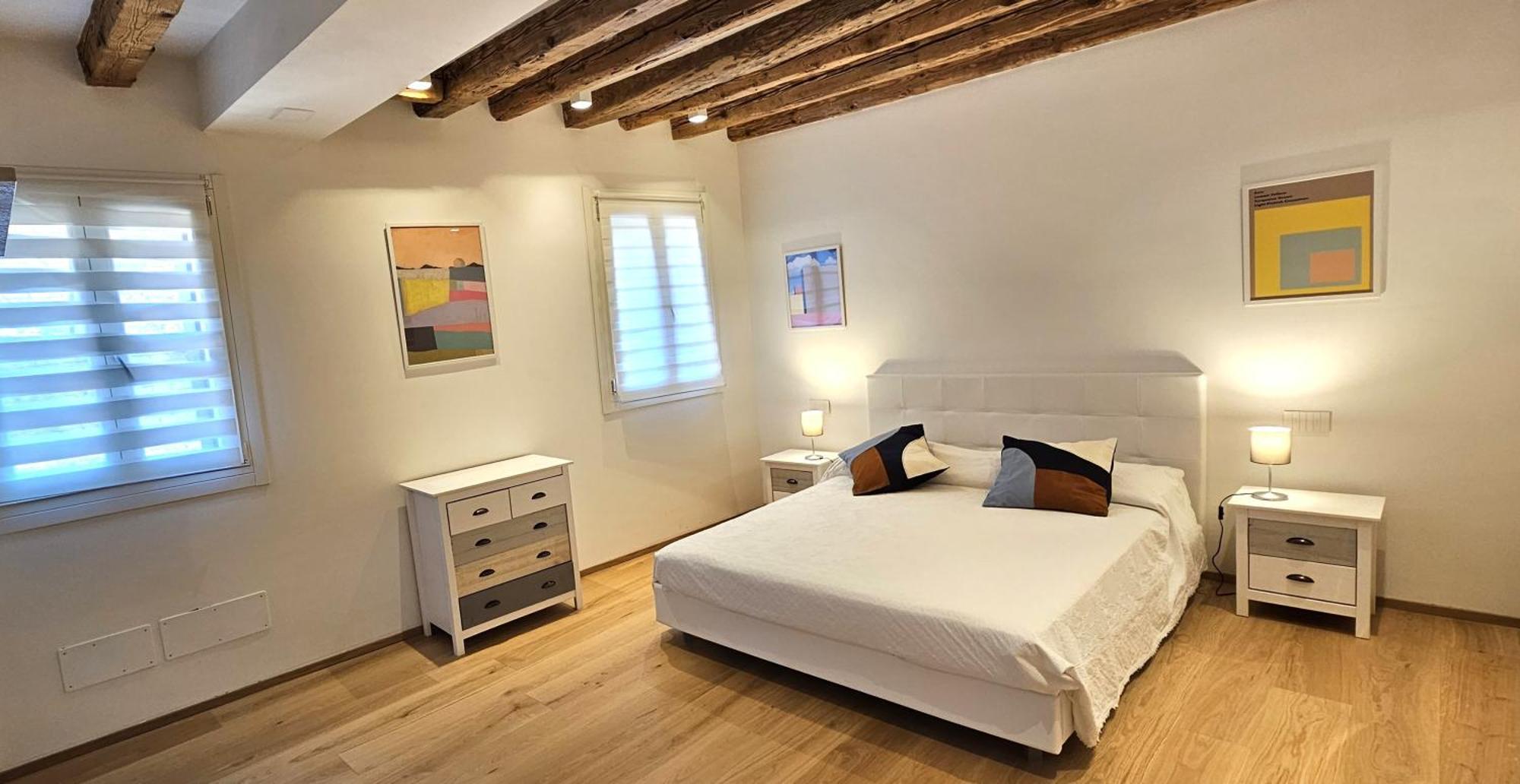 Small Villa With Private Garden Venesia Bagian luar foto